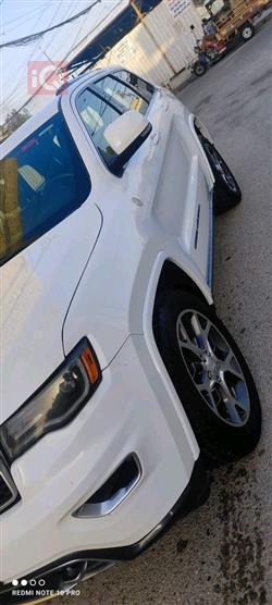 جیپ گراند شیرۆکی